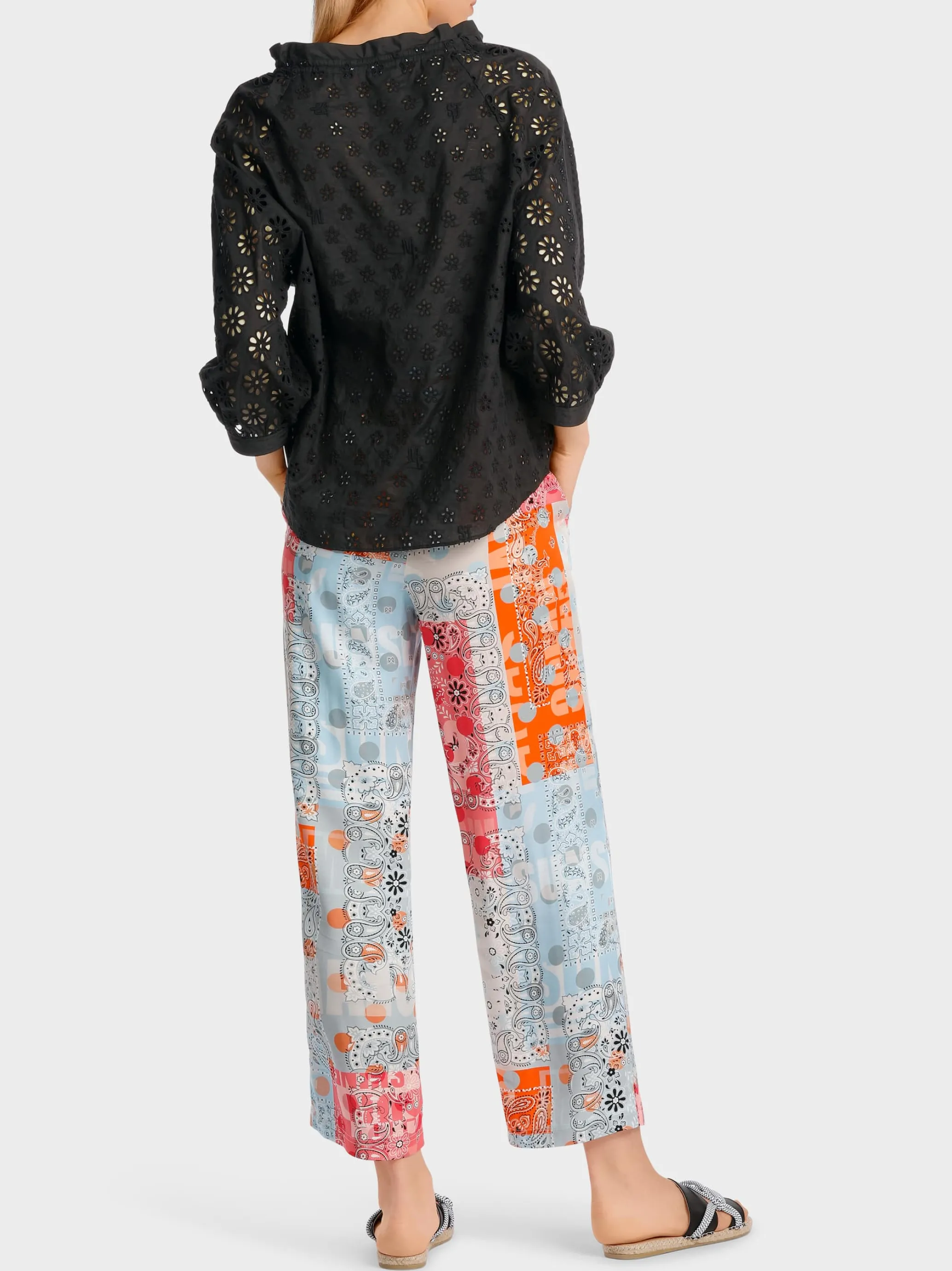 BLUSE MIT LOCHSTICKEREI-Marc Cain Outlet