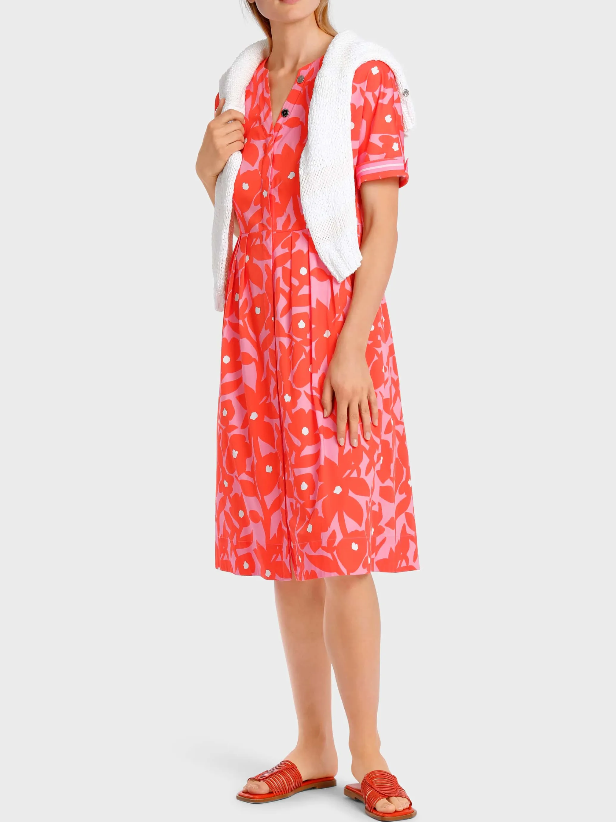 TAILLIERTES KLEID MIT KIMONO-ÄRMEL-Marc Cain Online