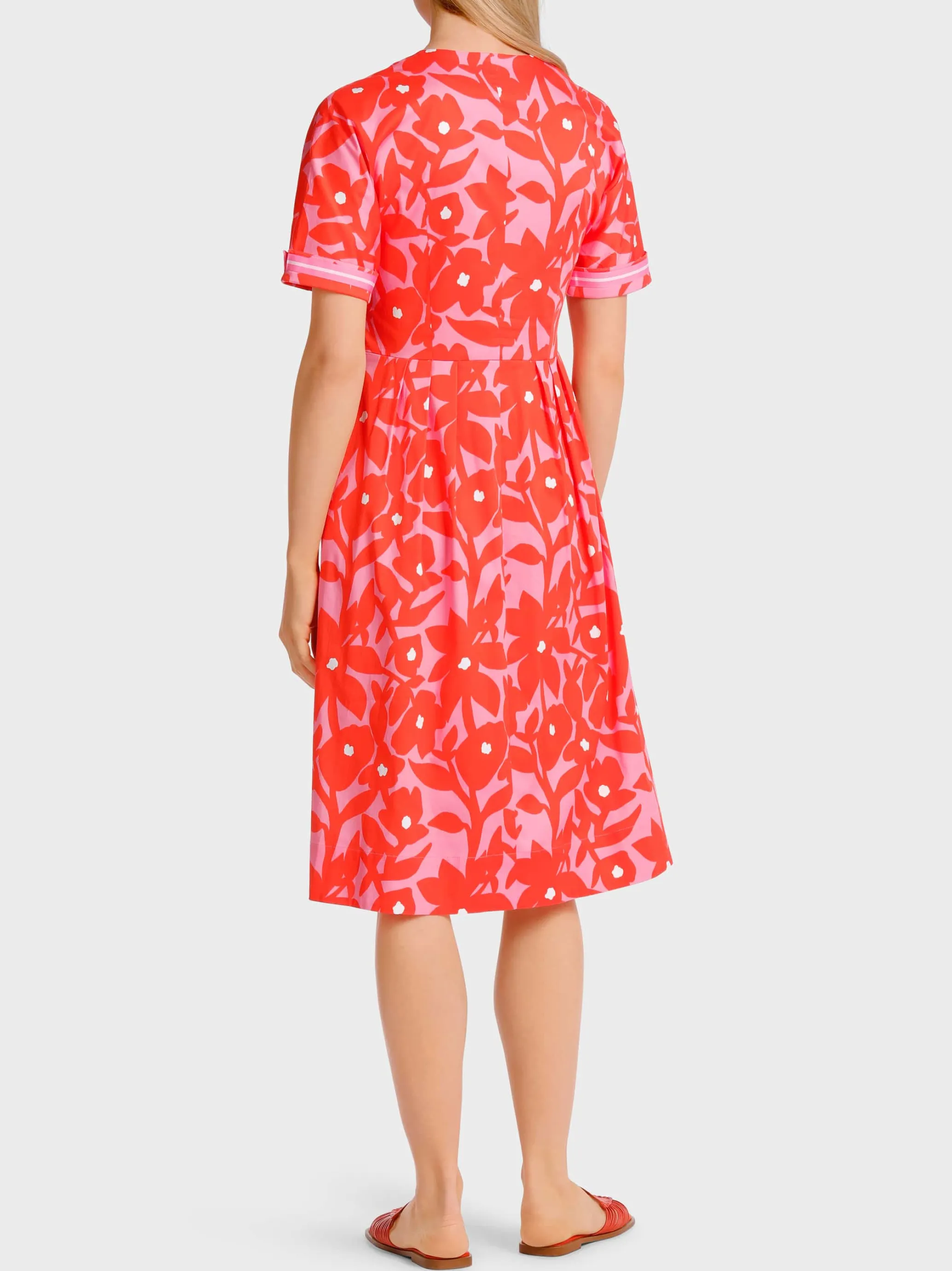 TAILLIERTES KLEID MIT KIMONO-ÄRMEL-Marc Cain Online